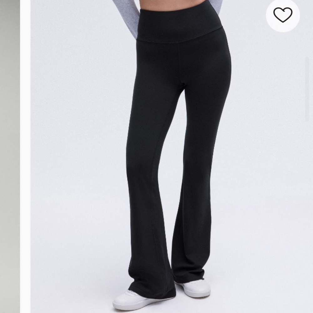 Size 2 lululemon Black Groove Nulu Super High-Rise Flare Leggings Regular